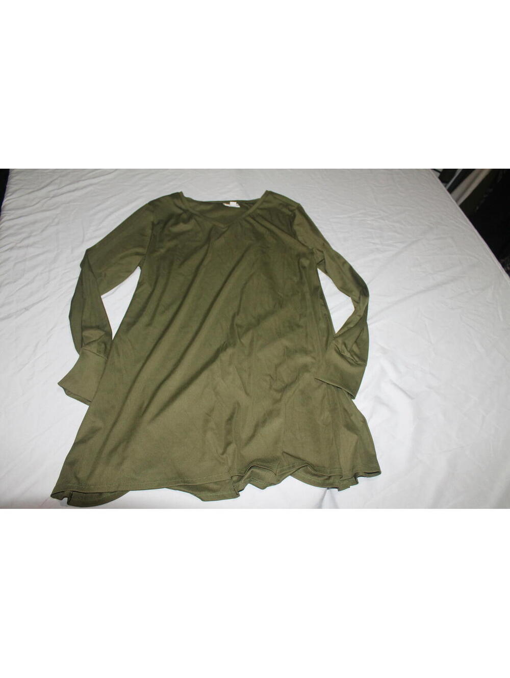 LuLaRoe Olive Green Long Sleeve V-Neck Tunic Top Medium